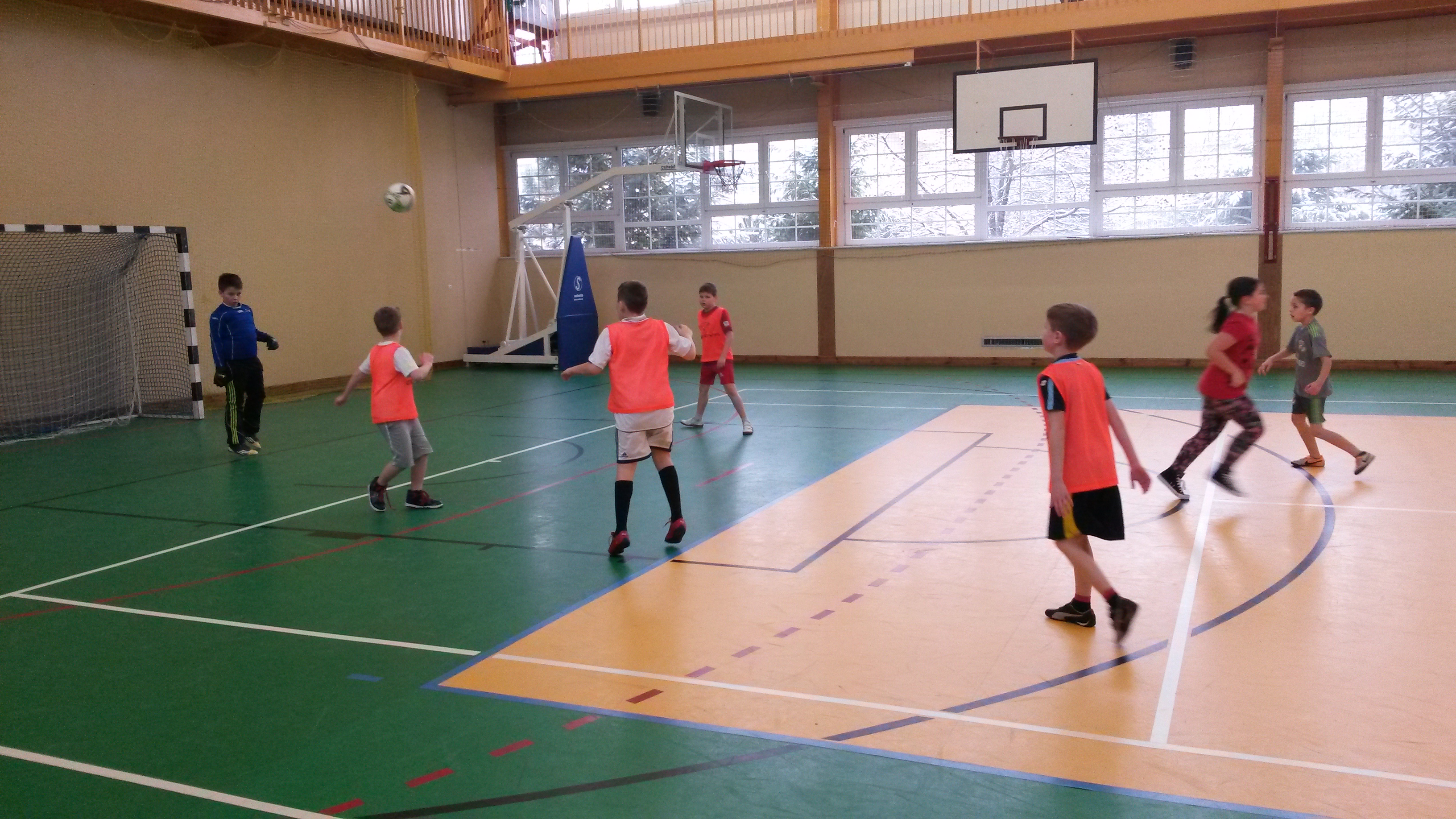 Turniej klas III piłka halowa (3)
